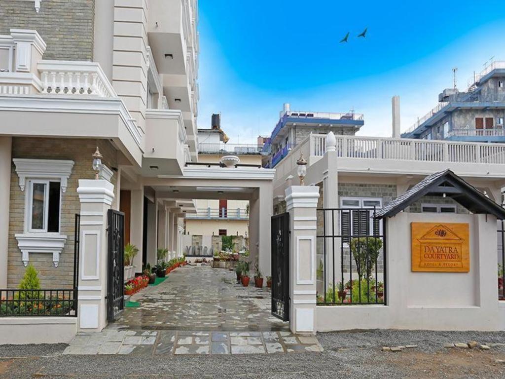 Da Yatra Courtyard Hotel & Resort Pokhara Exterior photo