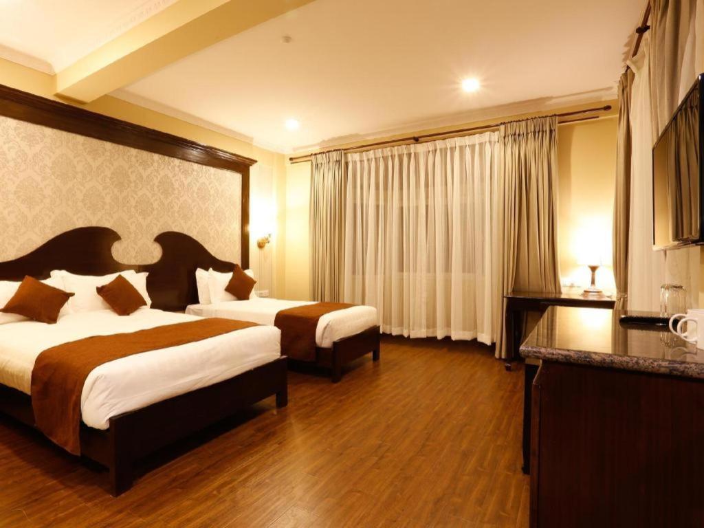 Da Yatra Courtyard Hotel & Resort Pokhara Exterior photo
